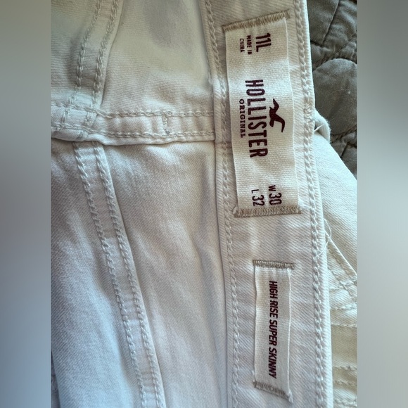 Hollister White Denim with Brown Patch - Picture 11 of 12
